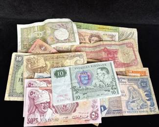 17 Foreign Currency Bills * New Zealand * Bangladesh * Egypt * Netherlands and more