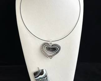 Large Black Banded Gemstone Sardonyx with white/black Onyx Pendant * Art Glass Curved Heart Pendant