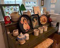 Stand up Piano - Coca Cola, Dr Pepper, metal collectible trays
