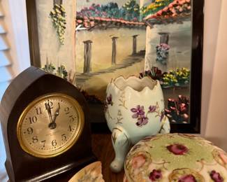 Seth Thomas 4-Jewels 8-Day Beehive Mantle Clock, 1900s Floral Hand Painted Porcelain Hair Receiver 