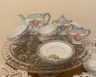 Lusterware Tea Set with Floral Design