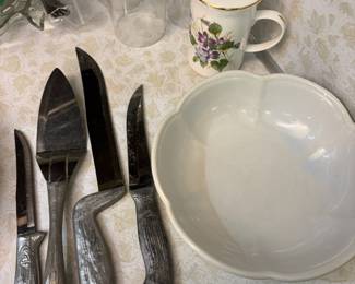 Aycock Knives Corp Pie Server & Knives, McCoy Pottery Iridescent White Scalloped Bowl