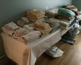 Bath towels, some sets, comforters