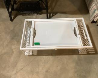 Cleanand like new bed tray