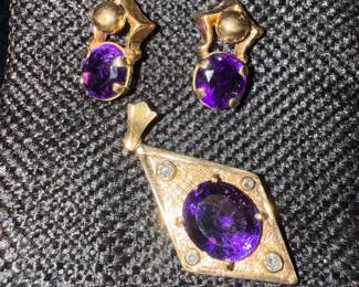 18K and Amethyst earrings and pendant 