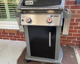 Weber Spirit Grill with cover 