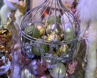 Decorative bird cage