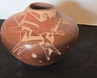 Sgraffito Pot  Dusty Naranjo