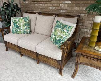 Beautiful like new rattan sofa and table