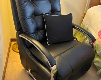 Lay-Z-Boy Leather recliner