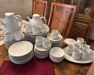 Elegant china set perfect for daily use!