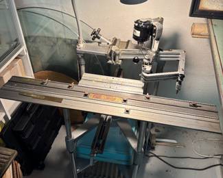 Engraving machine with accessories