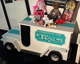 Hand pin striped kids toy chest