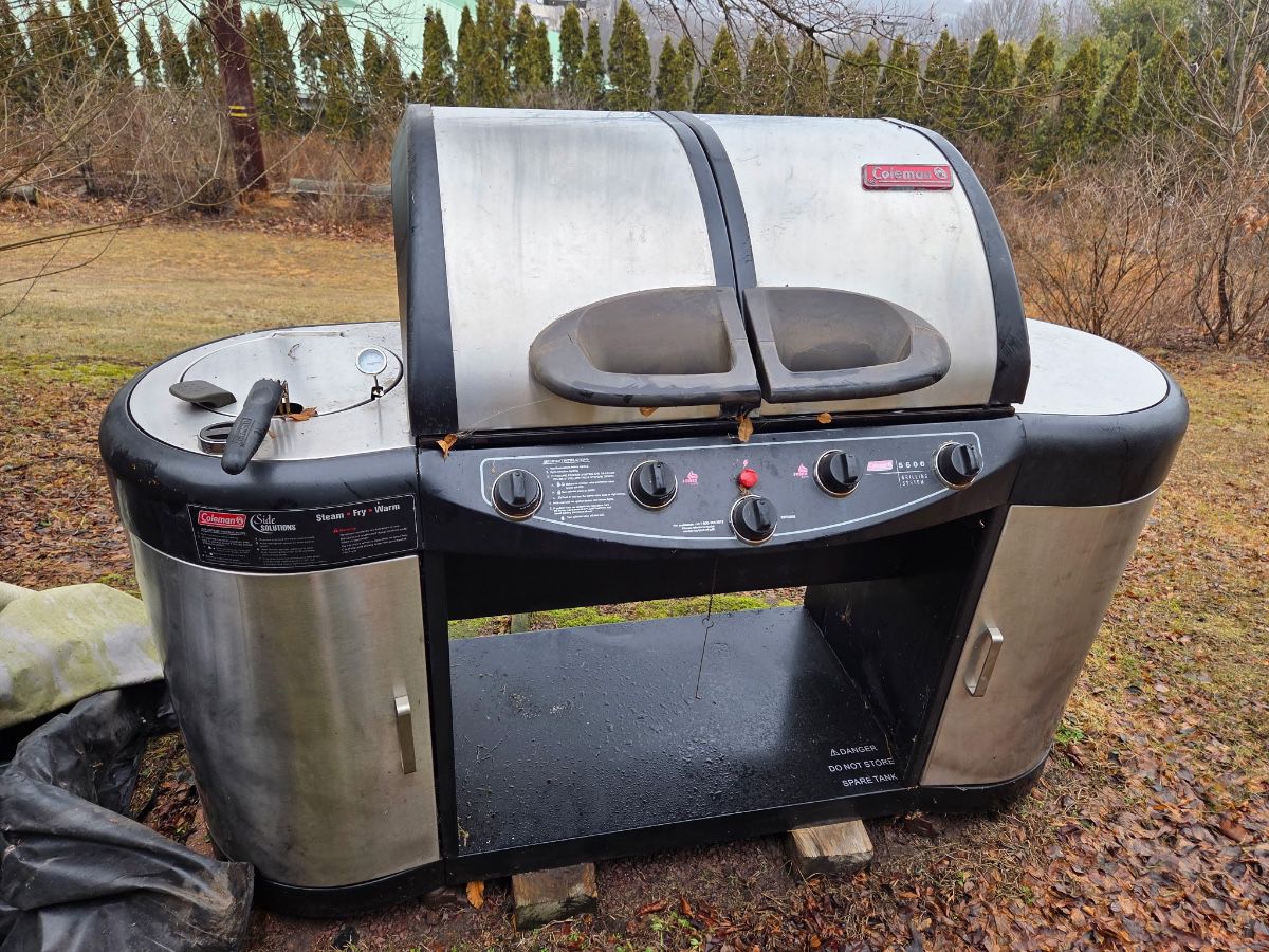 Coleman gas grill