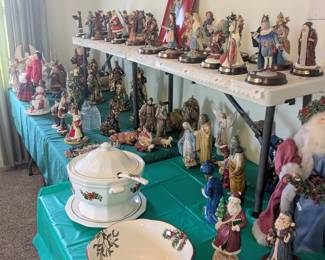 Set of 24 Max E. Duncan    History of Santa   figurines