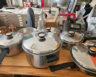 Duncan Hines cookware