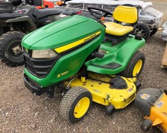 JOHN DEERE X380 RIDING LAWN MOWER