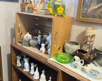 Ashtrays, bells and figurines