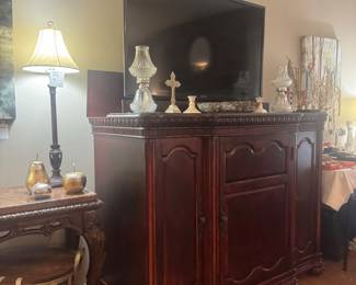 TV lift console , oil lamps 