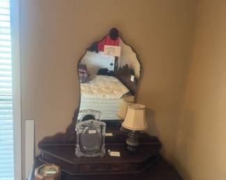 Ladies dressing vanity 