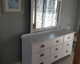 9-drawer dresser with mirror