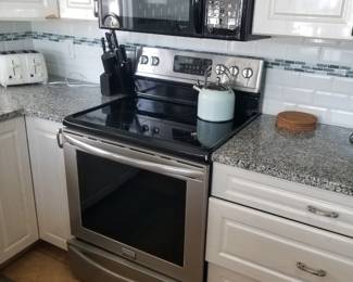 GE microwave oven mfg. Jan. 2001; Frigidaire Gallery electric range