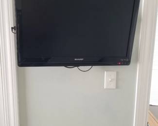 Flat screen TV with bracket - several available
