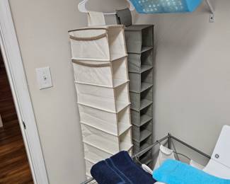 Closet shoe holders