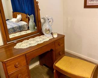 Vintage wooden vanity with bench $199