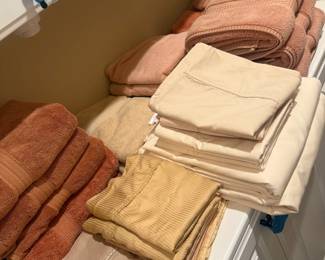 All Linens & Towels again Pristine