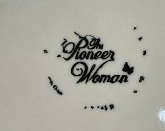 The Pioneer Woman Paige Linen White Dinnerware Set