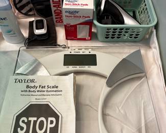 Body fat scale, men’s razor