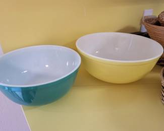 Pyrex Mixing bowls