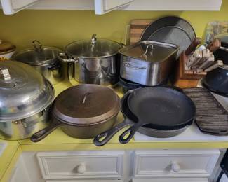 Cast iron cookware
