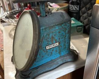 Landers, Frary  Clark Universal Kitchen Scale second image