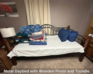 Metal Daybed with Wooden Posts and Trundle