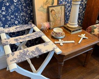 Toile de Jouy Luggage Rack