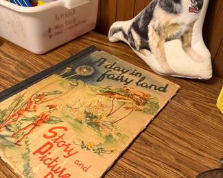 A Day in Fairy Land Story and Picture Book by Sigrid Rahmas, illustrated by Ana Mae Seagren
