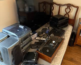 Mixed Lot of Vintage Electronics