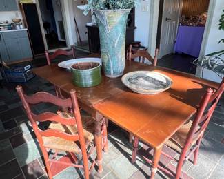 Dining Room Table & Chairs