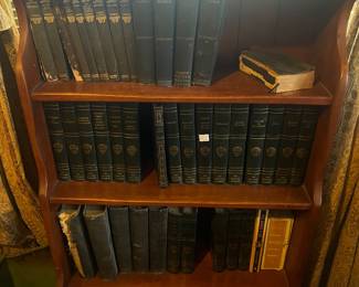 A selection of Vintage Books including Harvard Series