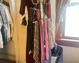 Coat Stand with Long Ties