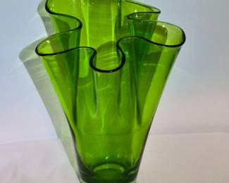 Emerald Green Murano‑Style Ruffle Vase 12-Inch