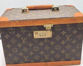 Monogrammed Travel Vanity Case (Locked, Read Details)