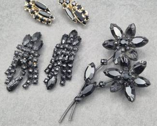 Jet Black Rhinestone Brooch, Earrings - Weiss
