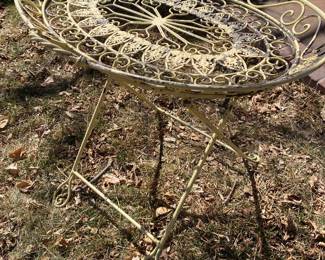 Victorian style metal garden patio table 