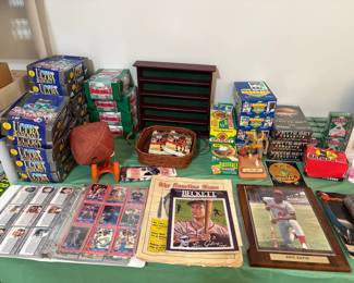 TONS of BASEBALL CARDS!