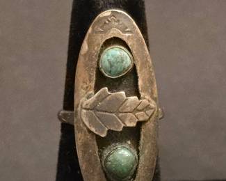 Vintage Native American Turquoise and Sterling Silver Ring