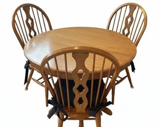 Oak Pedestal Dining Table with Four Spindle Chairs