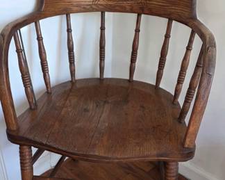 Captain's barrell back chair